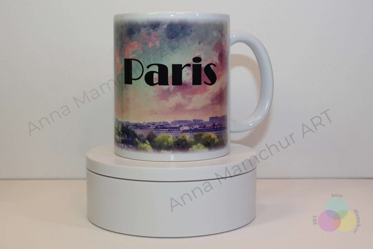 Tasse avec la tour Eiffel dans un style aquarelle — Paris | Design artistique par Anna Mamchur — 001PAA01M