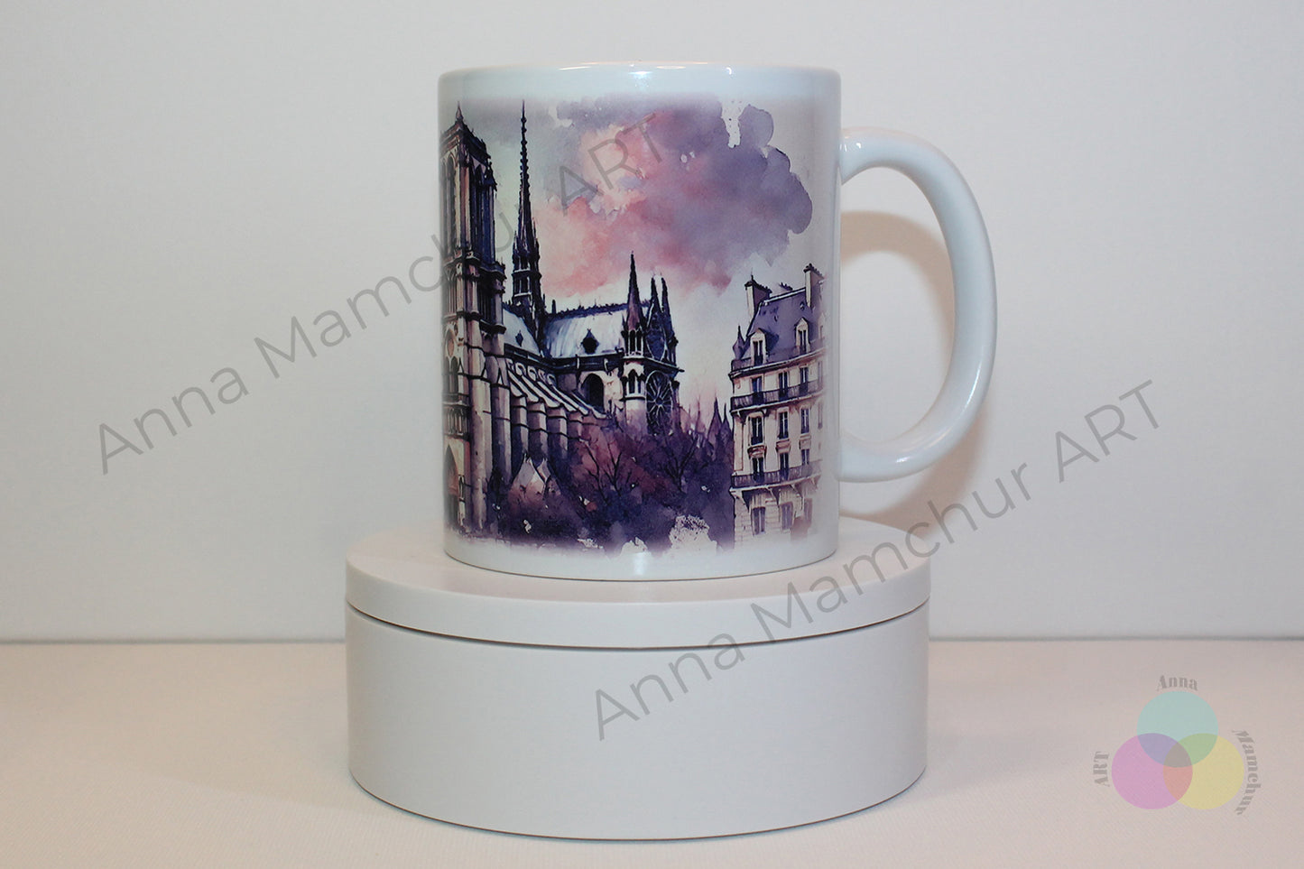 Tasse avec Notre-Dame dans un style aquarelle — Paris | Design artistique par Anna Mamchur — 003PAA01M