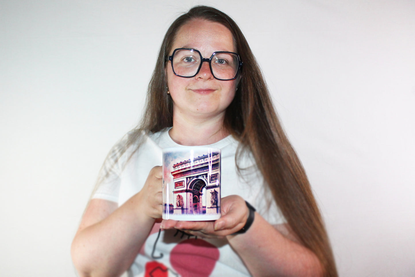 Tasse avec l’Arc de Triomphe en style aquarelle — Paris | Design artistique par Anna Mamchur — 004PAA01M