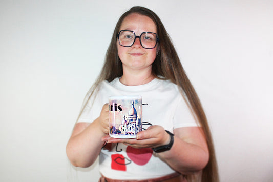 Tasse avec le Sacré-Cœur en style aquarelle — Paris | Design artistique par Anna Mamchur — 006PAA01M